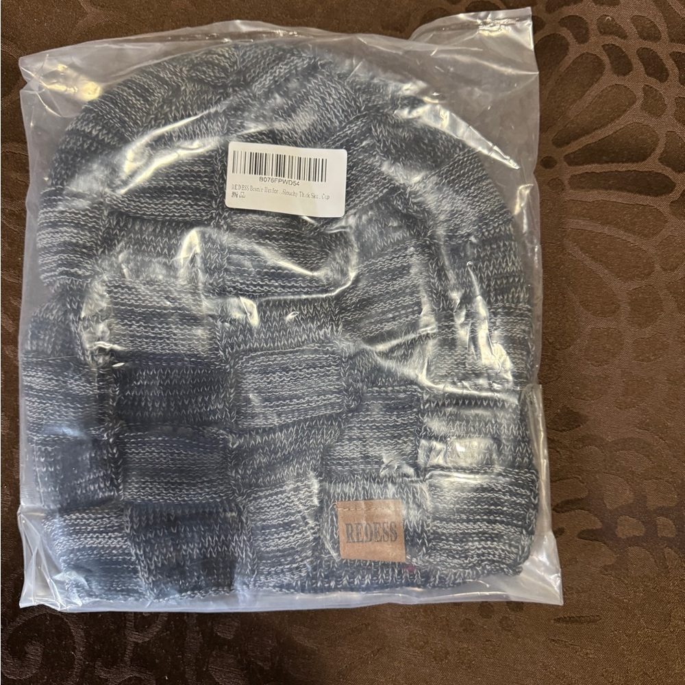 Redess Gray Knit Slouchy Beanie NWT